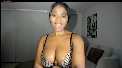 Snapshot of body_desire chatting on June 11, 9:40 am danna online show from June 11, 9:40 am