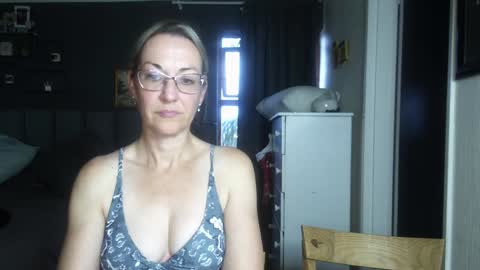 Ningifun couple online show from December 12, 4:43 pm