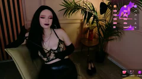 Your Mistress Bella online show from April 24, 10:45 pm