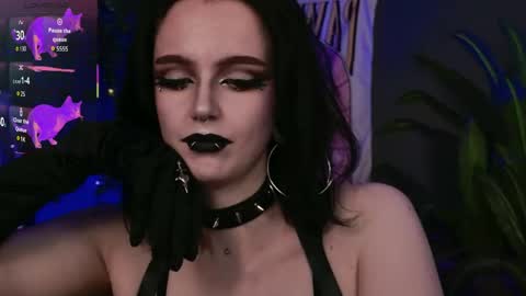 Snapshot of bogemabella chatting on May 23, 10:58 pm Your Mistress Bella online show from May 23, 10:58 pm