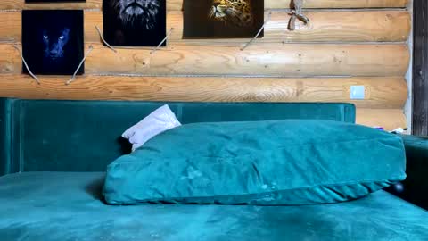 Snapshot of bohemianrhapsody1 chatting on December 3, 10:57 am Nail and Olivia online show from December 3, 10:57 am