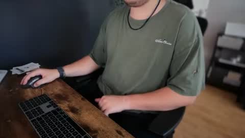 Snapshot of bokusa_ger_dev chatting on July 1, 9:00 am Your Slave online show from July 1, 9:00 am