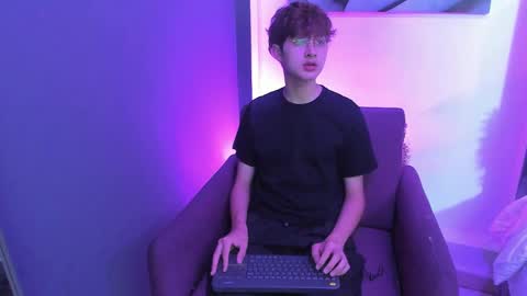 Boleyn online show from February 9, 1:03 pm