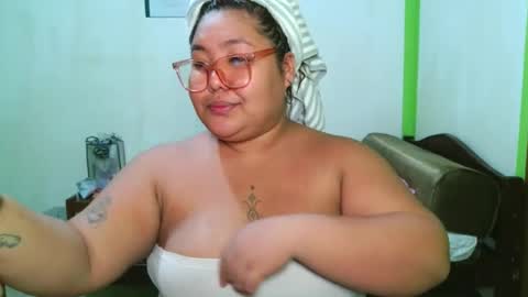 bombastic_darla online show from May 3, 9:48 am