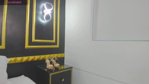 Snapshot of bombom_fox chatting on June 3, 2:33 pm B O M B O M online show from June 3, 2:33 pm