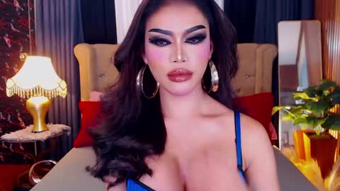 bombshellanita online show from April 28, 2:49 am