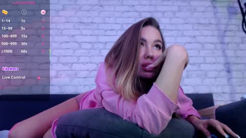 Snapshot of bonbon_aria chatting on February 5, 3:13 am Aria online show from February 5, 3:13 am