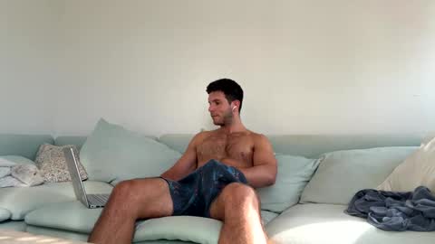 Snapshot of bondi333 chatting on February 5, 9:40 pm Bondi online show from February 5, 9:40 pm