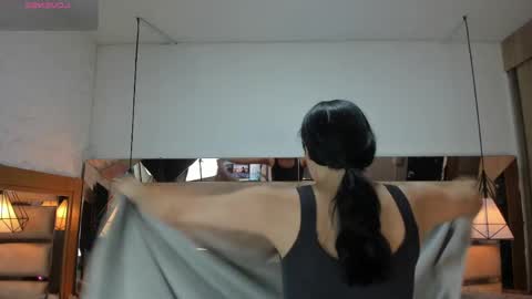 Snapshot of bonet_iris chatting on June 2, 11:01 am bonet_iris online show from June 2, 11:01 am