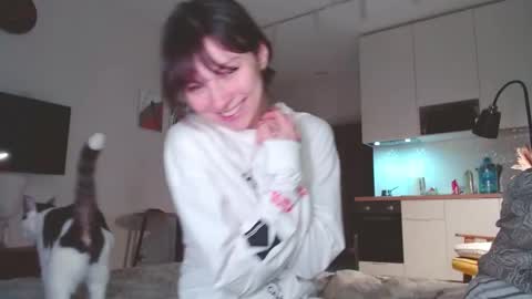 Snapshot of bonjourlabelle chatting on March 8, 8:23 pm Mary 3 live time content 18 online show from March 8, 8:23 pm