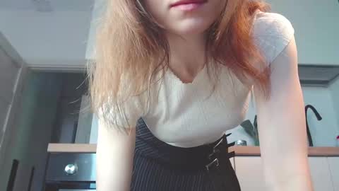 Snapshot of bonjourlabelle chatting on March 15, 12:11 pm Mary 3 live time content 18 online show from March 15, 12:11 pm