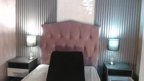 bonnali_lune online show from February 16, 7:43 pm