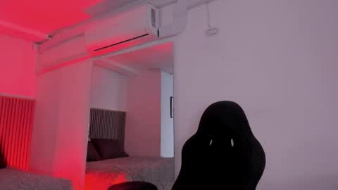 Bonnie  online show from December 17, 12:00 pm