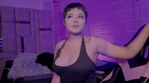 Snapshot of bonnie_anderson chatting on May 21, 8:49 pm Bonnie Anderson online show from May 21, 8:49 pm