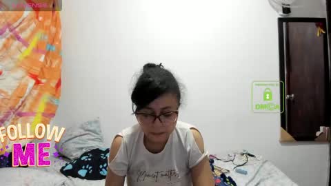 Snapshot of bonnie_lam_ chatting on May 25, 3:34 am bonnie lam hello welcome to my room I hope you have fun and you can reach your maximum pleasure here with me online show from May 25, 3:34 am