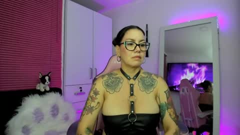 Snapshot of bonnie_ray40 chatting on May 25, 4:18 am bonnie online show from May 25, 4:18 am