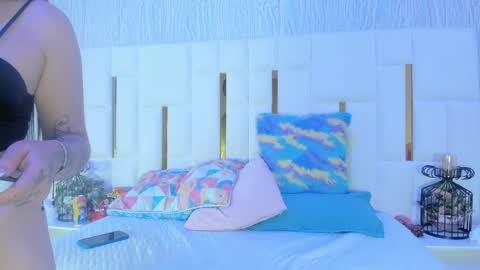 Bonnie online show from November 3, 1:29 am