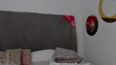   online show from December 4, 2:48 pm