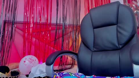 Snapshot of bonniecute_ chatting on February 15, 7:27 am online show from February 15, 7:27 am