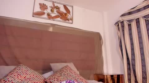Snapshot of bonniecute_ chatting on October 21, 11:49 pm online show from October 21, 11:49 pm