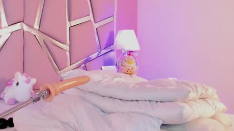 Bonnie  online show from January 3, 9:15 pm