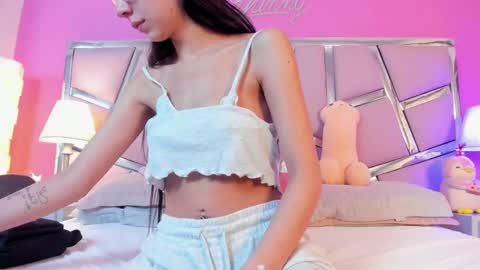 Bonnie  online show from March 4, 2:32 pm