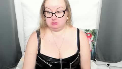 Bonnie online show from November 5, 5:29 am