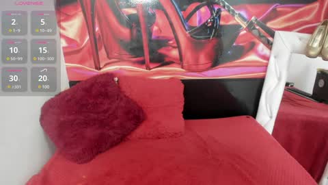 Bonnie  online show from December 17, 8:10 pm