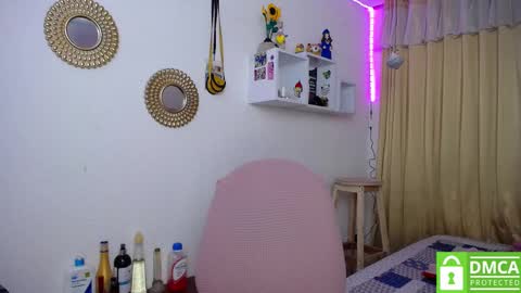 Soffy Brooks Independent model online show from February 21, 7:34 am