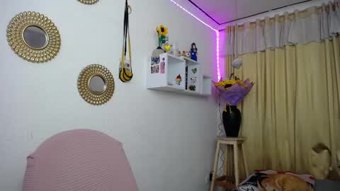 Soffy Brooks Independent model online show from March 8, 3:17 am