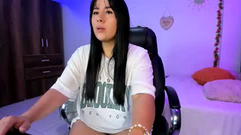 Snapshot of bonny_greylm chatting on January 7, 2:58 am sofia online show from January 7, 2:58 am
