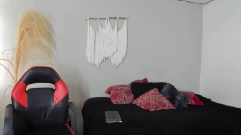 Snapshot of bonny_honey_ chatting on May 28, 7:00 pm Bonny online show from May 28, 7:00 pm