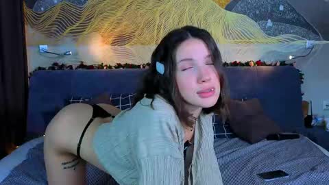 bonny_millie online show from September 18, 6:37 am