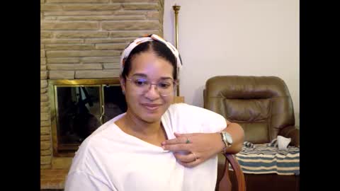 Queen Bon Vivantt online show from December 19, 6:59 pm