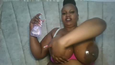 Snapshot of boobberry01 chatting on June 9, 1:28 am Berry online show from June 9, 1:28 am
