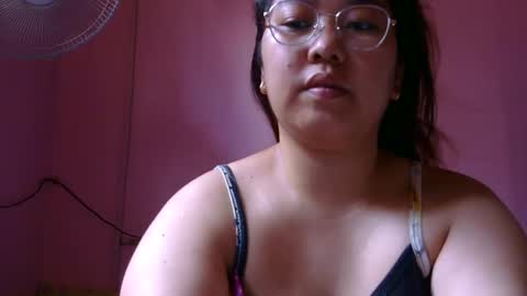 Snapshot of boobsiemarie chatting on May 21, 3:13 am MommyMarie-Singlemom of 2. online show from May 21, 3:13 am