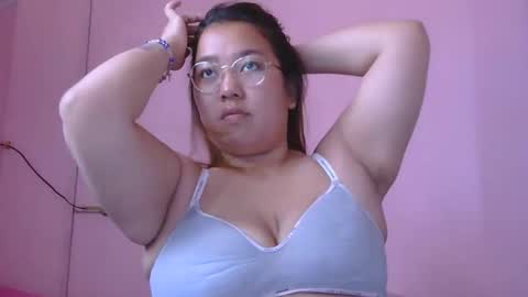 Snapshot of boobsiemarie chatting on May 24, 3:22 am MommyMarie-Singlemom of 2. online show from May 24, 3:22 am
