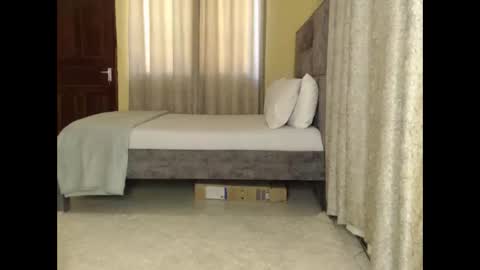 Snapshot of booby_candy chatting on May 4, 12:01 pm booby_candy online show from May 4, 12:01 pm
