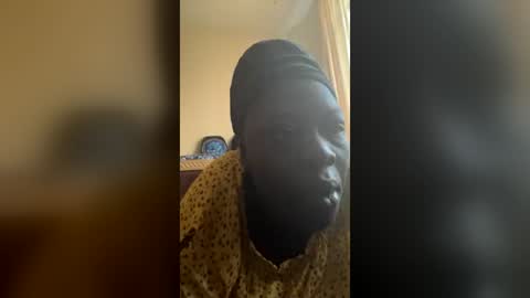 Snapshot of booby_sly424487 chatting on July 29, 9:07 am booby_sly424487 online show from July 29, 9:07 am
