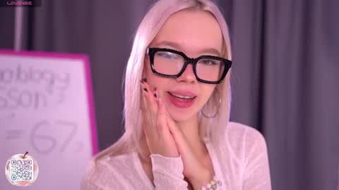 Snapshot of boobybliss chatting on July 18, 8:40 am Alina online show from July 18, 8:40 am