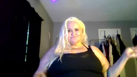 Snapshot of bookish_baddie chatting on June 14, 7:38 pm Ashlie Haines online show from June 14, 7:38 pm