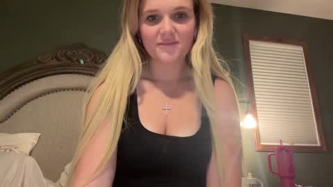 Snapshot of booksnlooksgirl chatting on December 2, 4:09 am booksnlooksgirl online show from December 2, 4:09 am