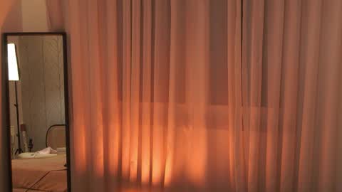 boootyfrytti online show from October 25, 7:30 pm