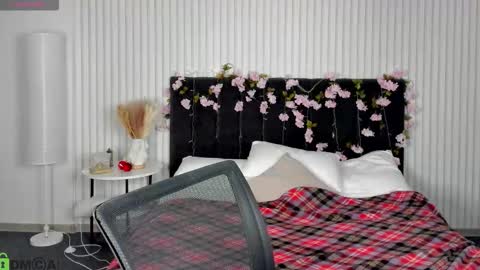 Milena online show from December 4, 2:54 am