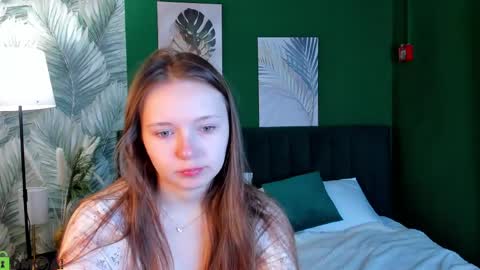 Snapshot of booozekirs_ chatting on May 7, 3:01 am Milena online show from May 7, 3:01 am