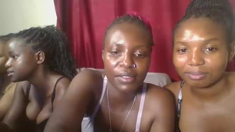 bootie_caramel online show from February 19, 12:35 am