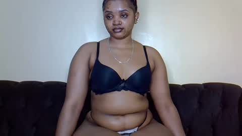 Snapshot of bootieshakess chatting on February 3, 3:27 pm bootieshakess online show from February 3, 3:27 pm