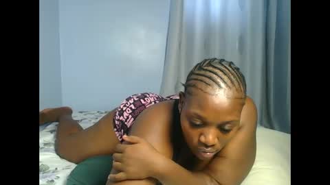 sandrah online show from December 5, 8:01 am