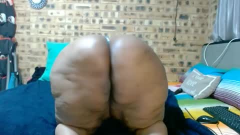 Snapshot of bootytwerkxxx chatting on June 2, 5:48 pm bootytwerkxxx online show from June 2, 5:48 pm
