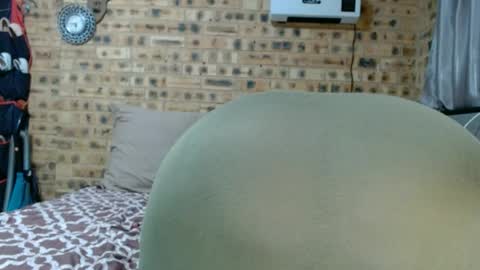Snapshot of bootytwerkxxx chatting on June 15, 5:15 pm bootytwerkxxx online show from June 15, 5:15 pm